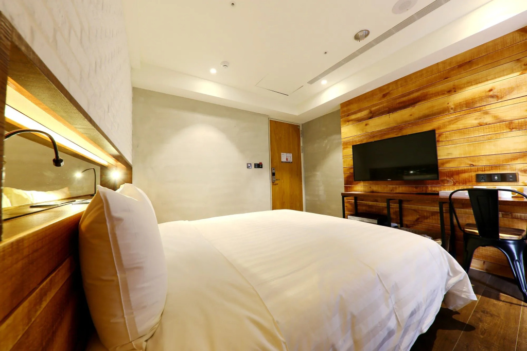 Central Land Hotel