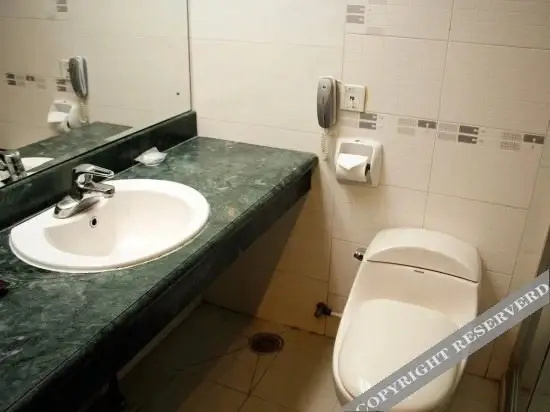 Dongming Hotel