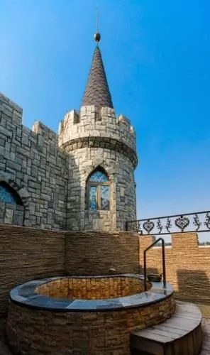 Meishen Palace Castle Spa