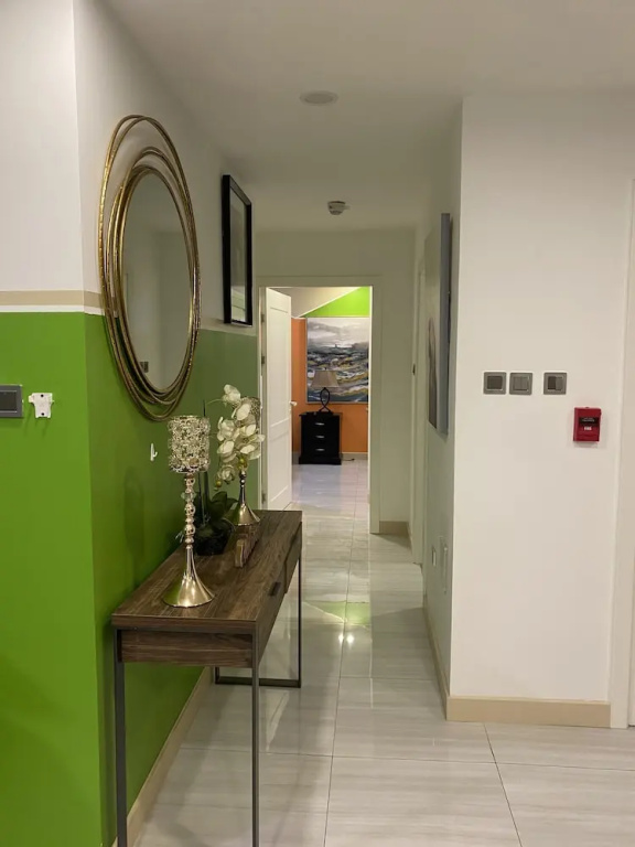 Elegant 1BR Apt with Pool