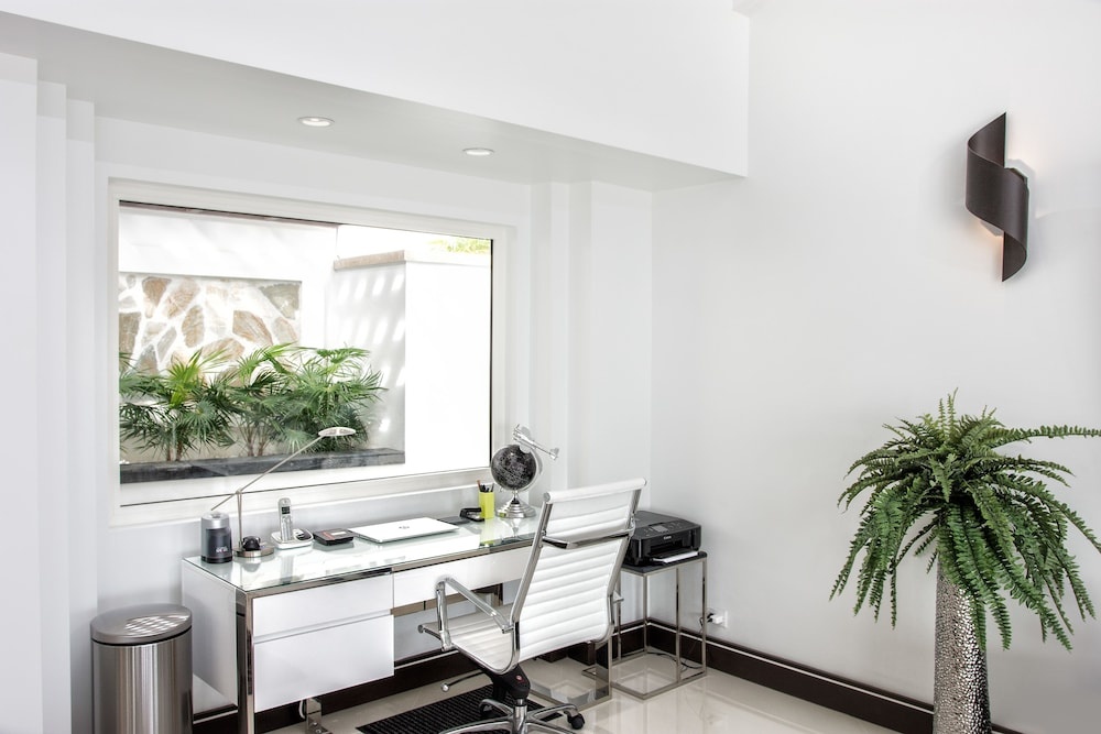 Paradiso by Island Properties Online