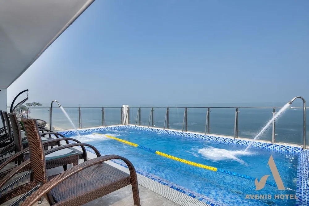 Avenis Hotel