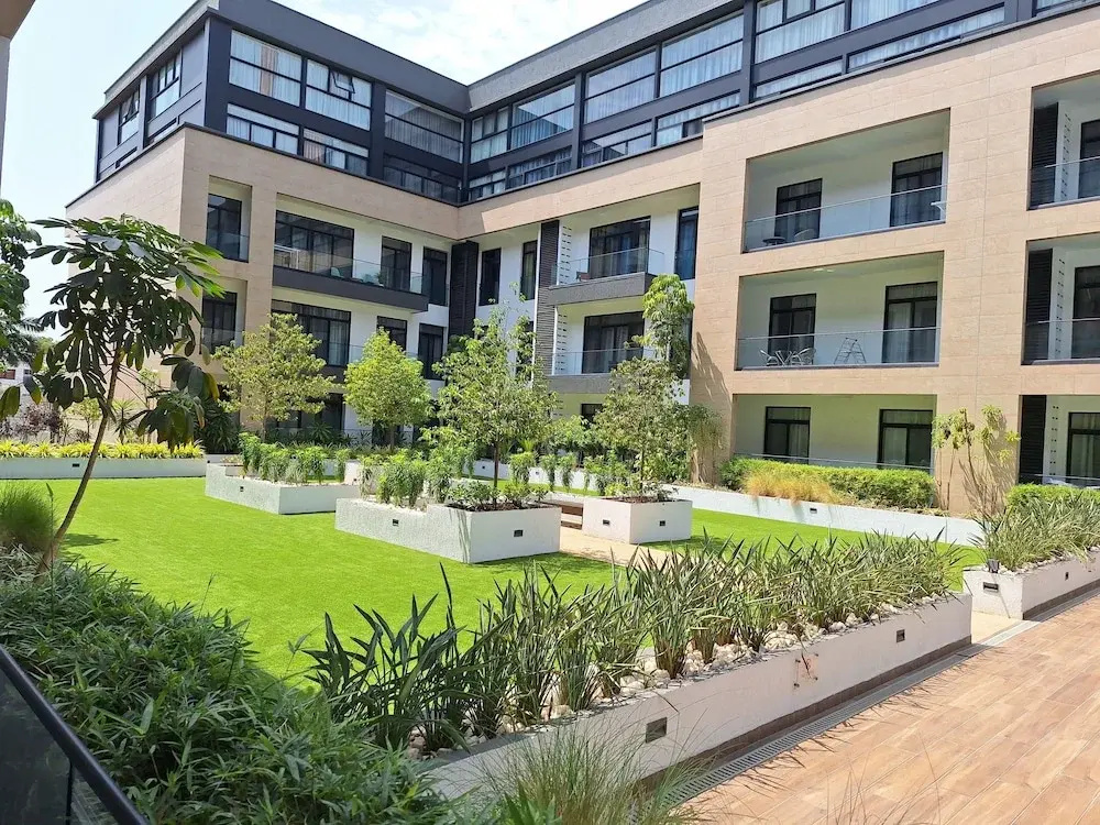 Embassy Gardens by Clifton Homes