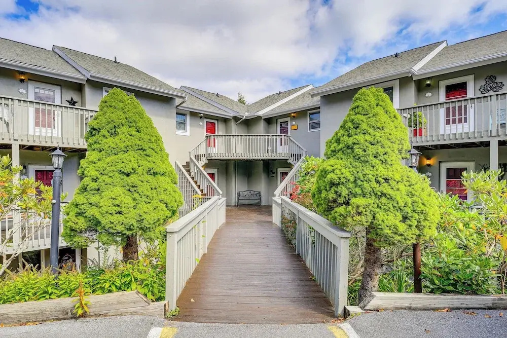 1 Mi to Slopes! Sugar Mountain Retreat w/ Views