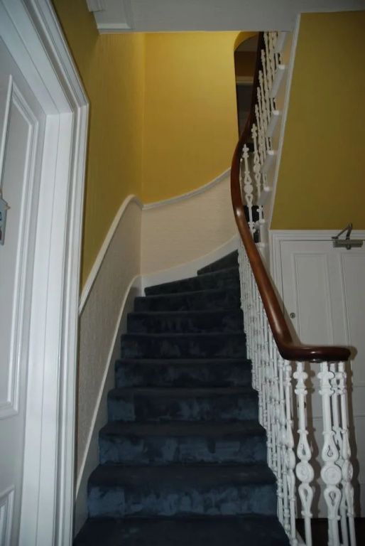 The Coo's Guest House