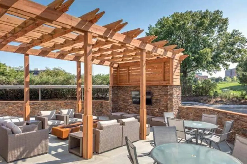 Roe 107 Unit 1 Comfy and Cozy Studio Minutes From Top Golf