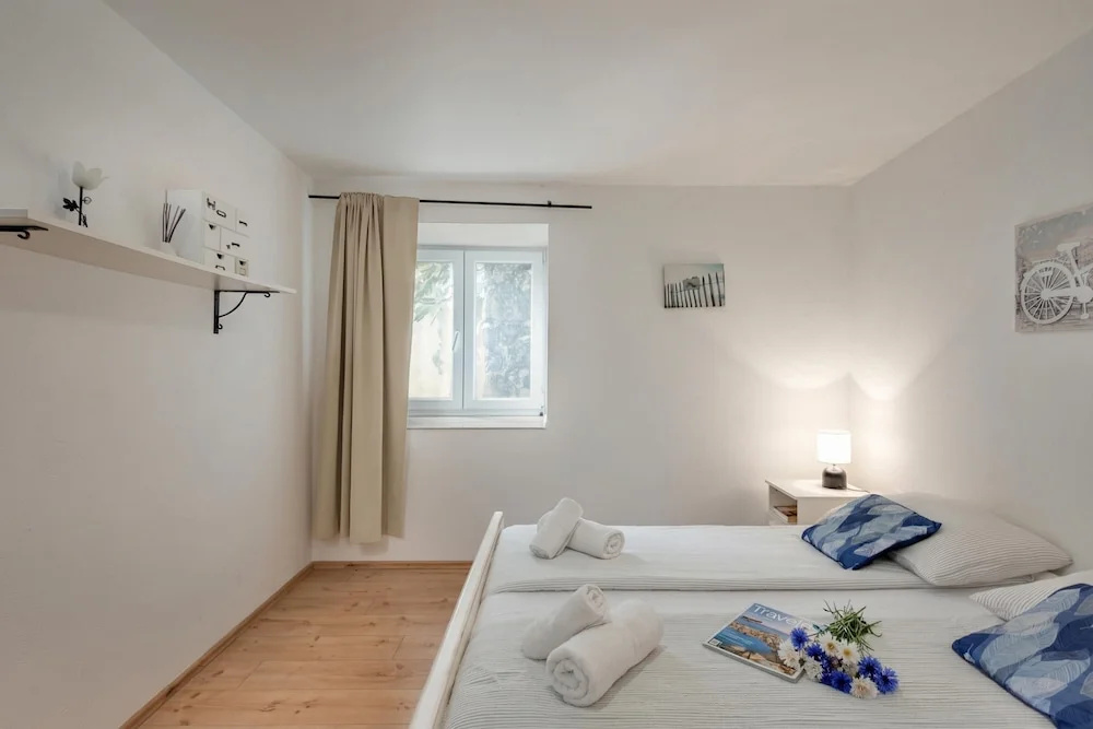 Villa Anna With Private Pool And Garden - Happy Rentals