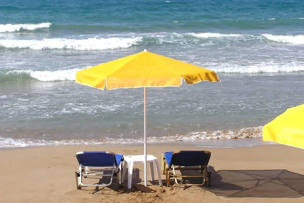 Iris apt Swim sunbathe relax  beachfront
