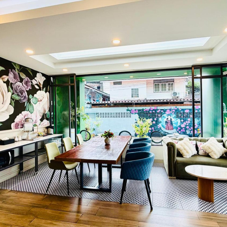 VIVA LA VIDA HOTEL