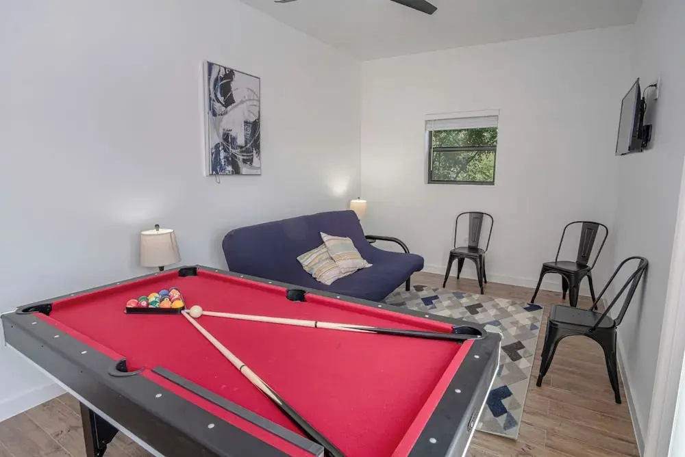 Gorgeous 3 BR 2 BA Near Amazing Downtown