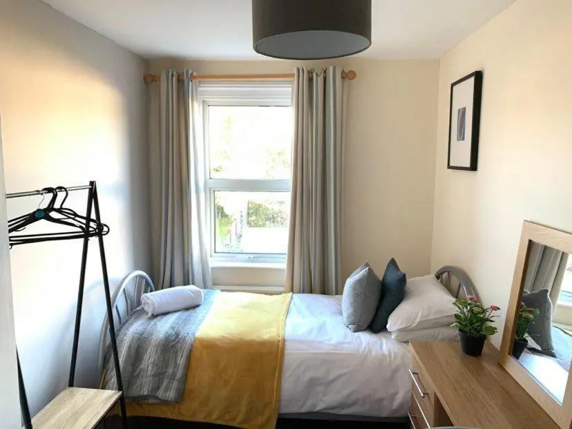 private Parking for 4 Contractors - Sussex Short Lets