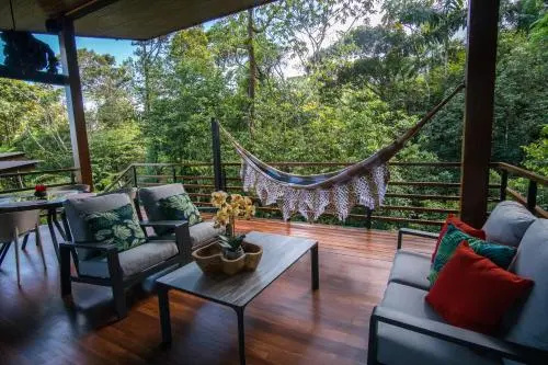 Villa Morpho - Luxury Jungle House at Ecolirios Green Community