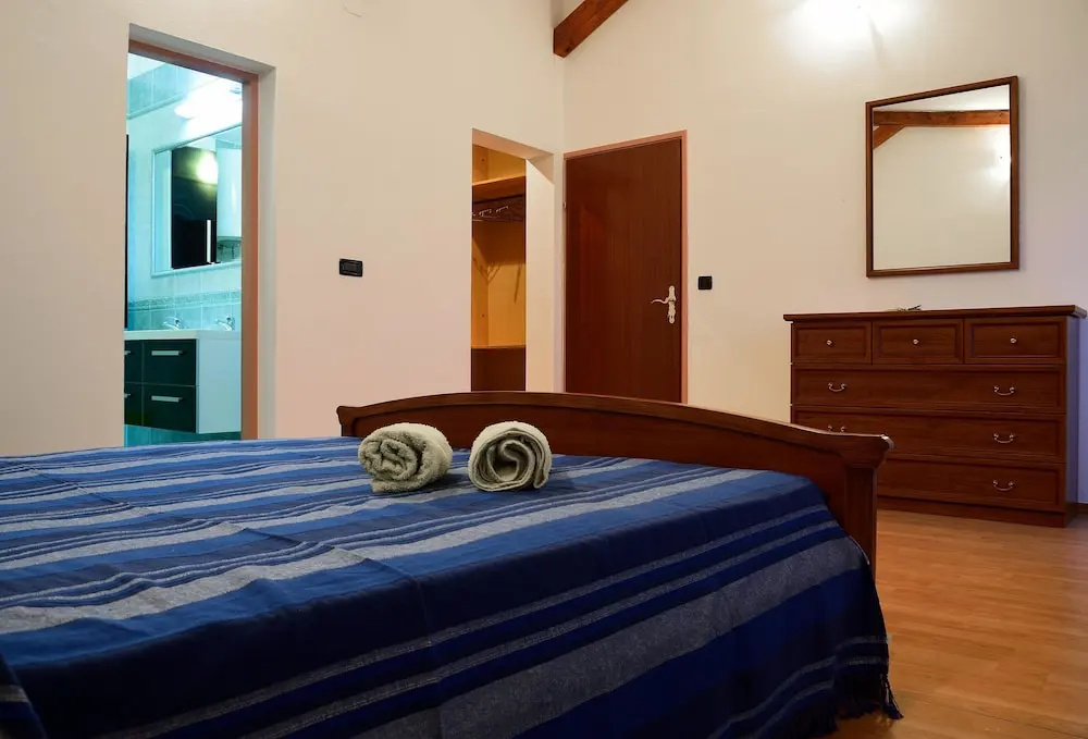 Apartment Mrkić / Four Bedroom A1