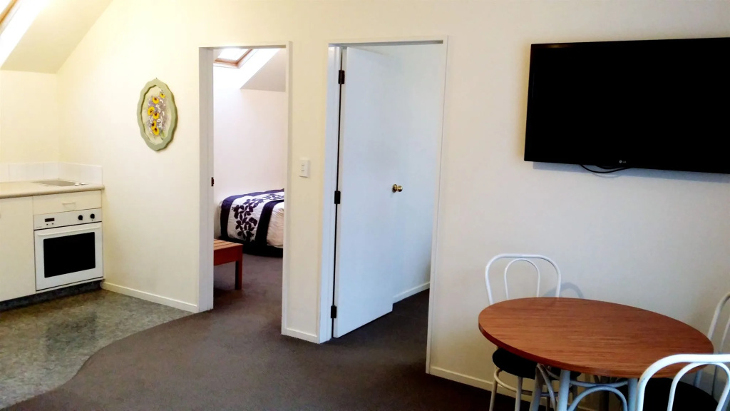 Rosewood Court Motel