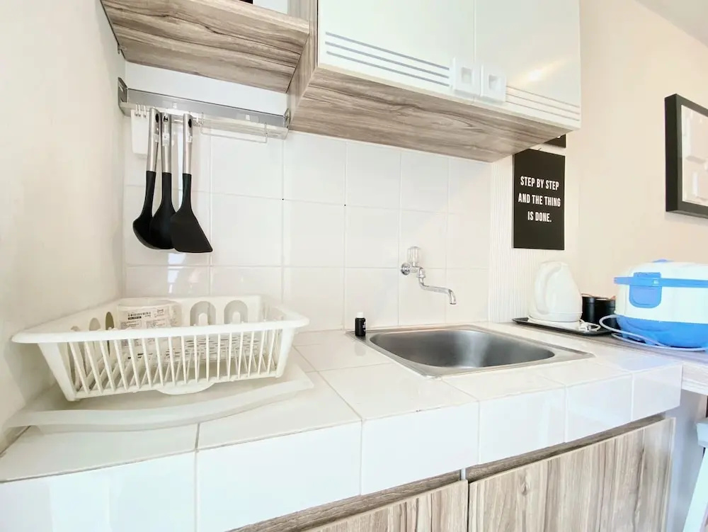 Cheerful And Homey 2Br Apartment At Parahyangan Residence
