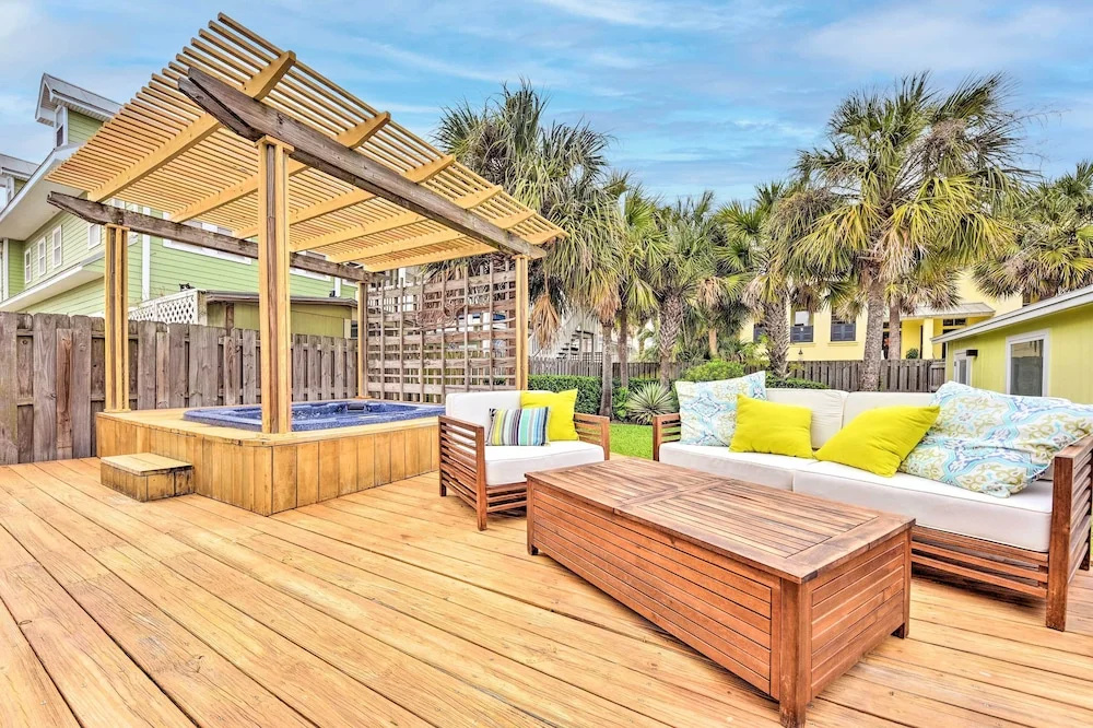 Modern Jacksonville Beach Retreat w/ Hot Tub!