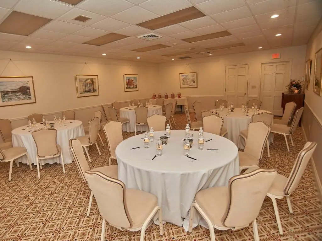 The Farmington Inn and Suites