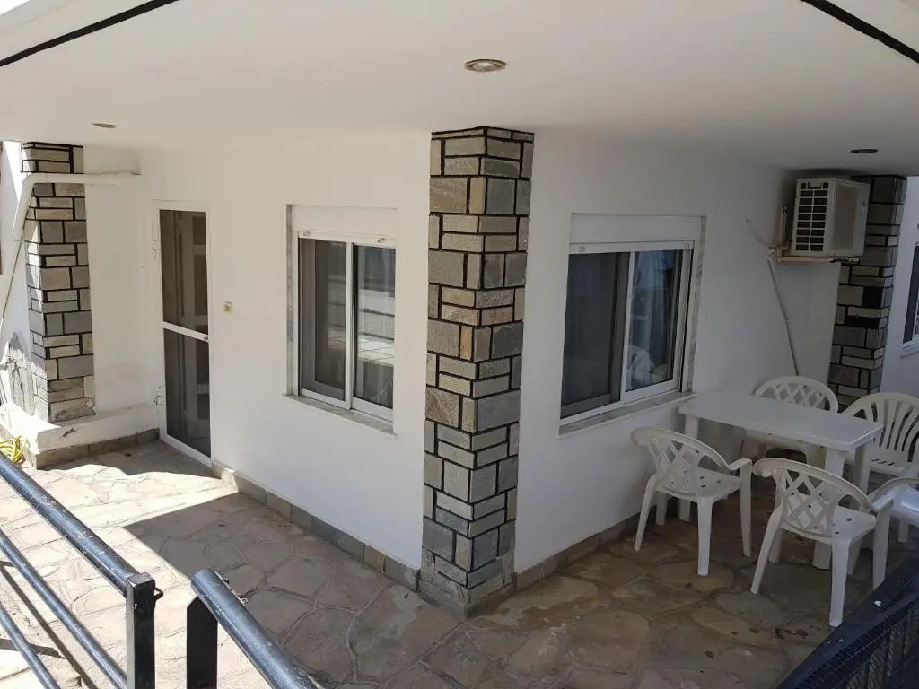 Flogita Beach House