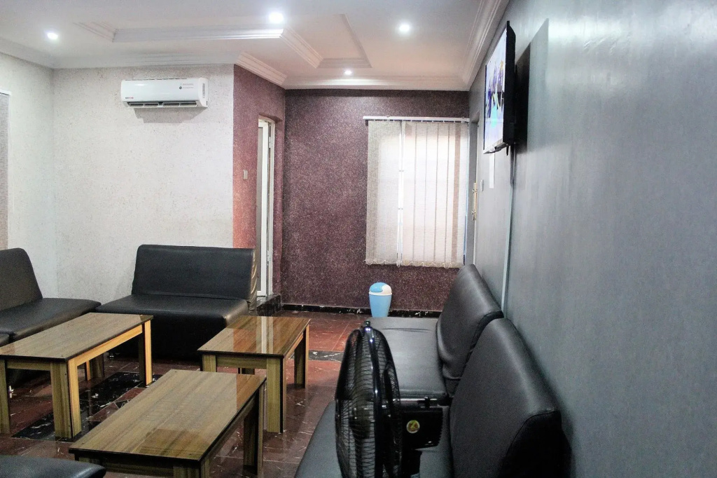 Osajamen Hotel