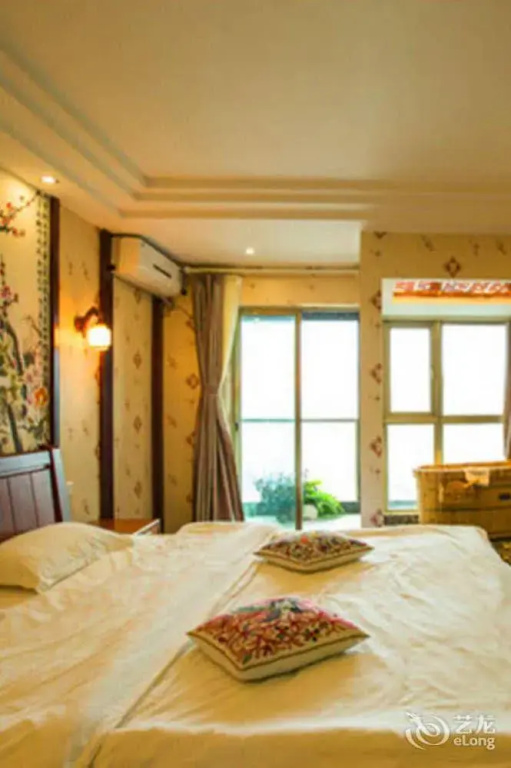 Yawei Apartment Hotel