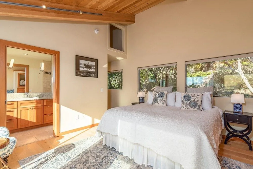 The Sixpence Beach Access Hot Tub