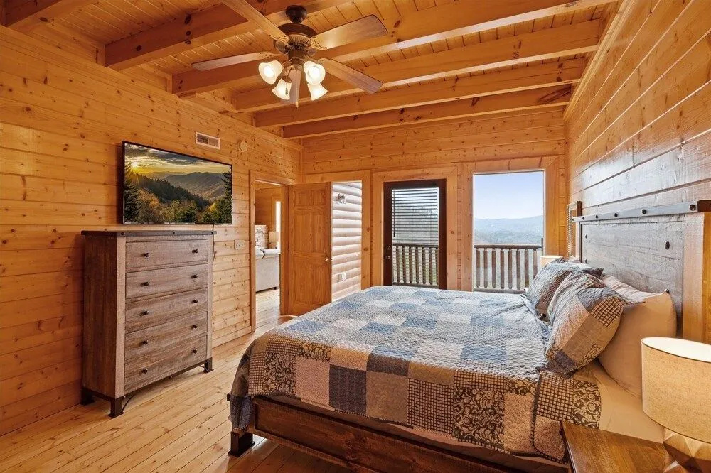 Blue Ridge Refuge 8 Bedroom Cabin by Redawning
