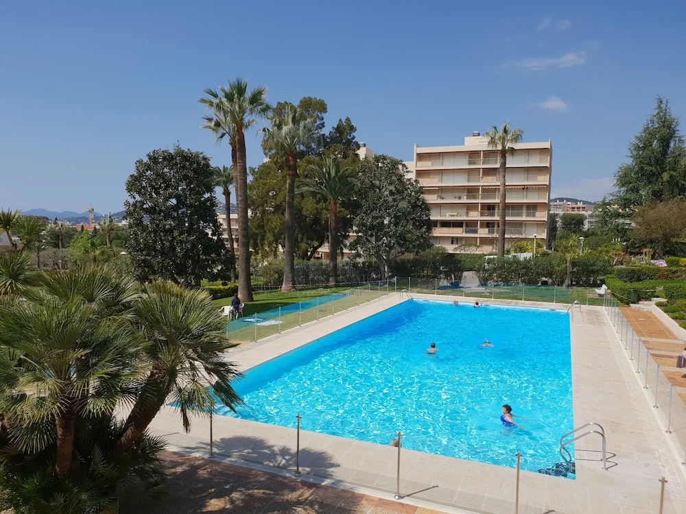 Studio Proche Mer Piscine et Tennis