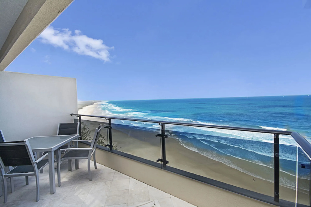 Clubb Coolum Beach Resort Sunshine Coast