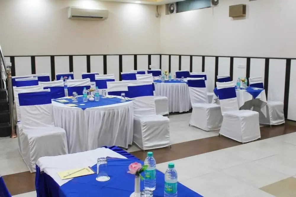 OYO 14427 Hotel RK Palace