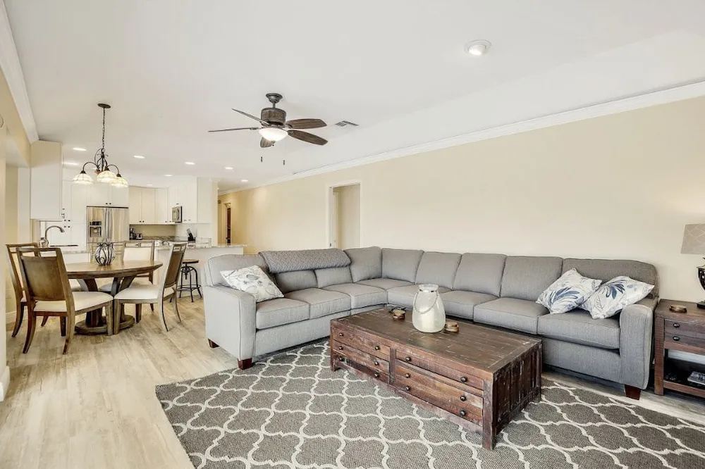 Spanish Home #65094 5 Bedrooms 3.5 Bathrooms Home
