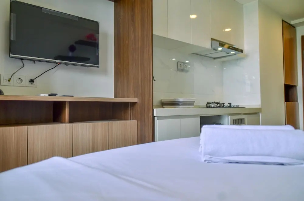 Fully Furnished with Modern Design Studio Sky House BSD Apartment