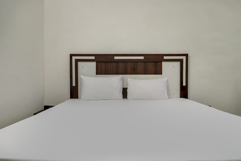 Spot On 48646 Hotel Gvrh