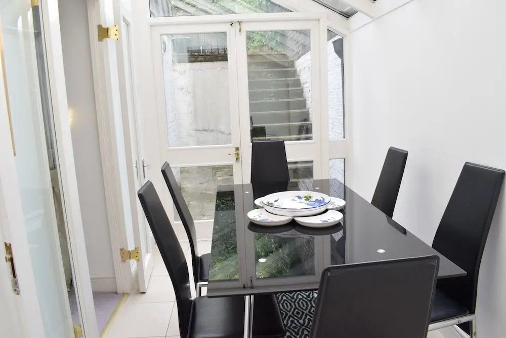 Chelsea 2 Bedroom Apartment With Patio