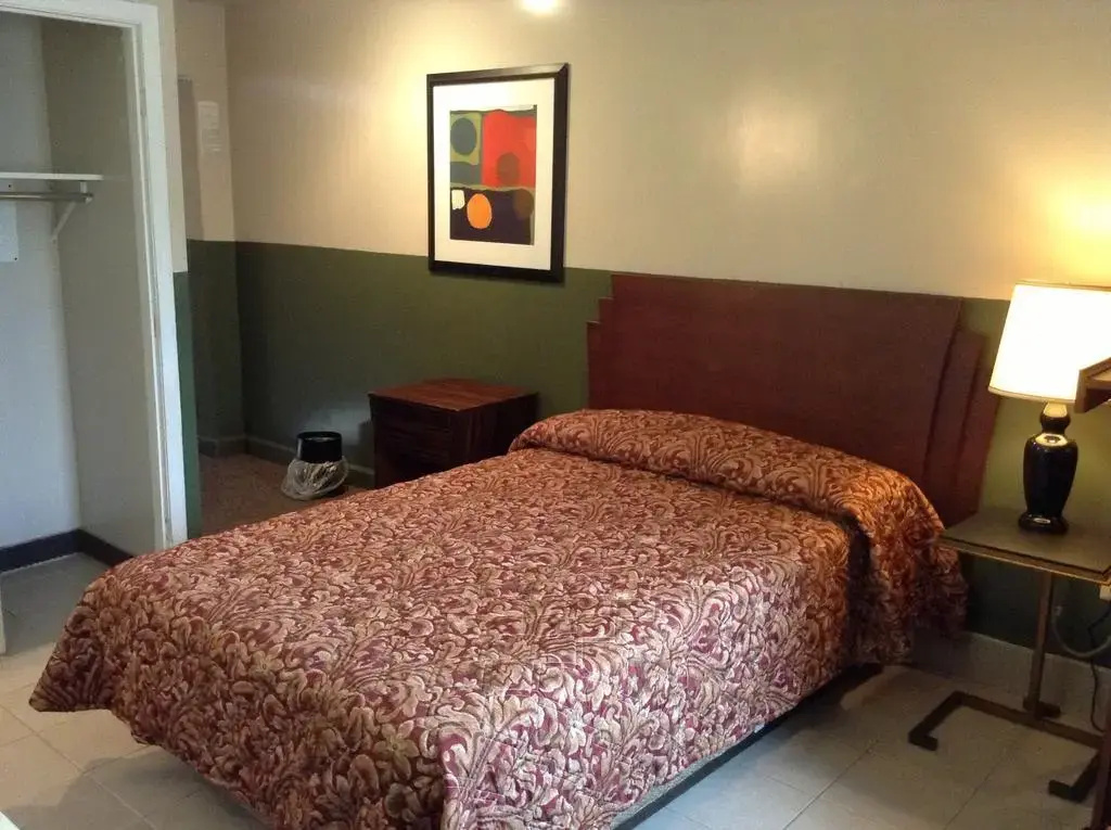 New Sea Breeze Motel