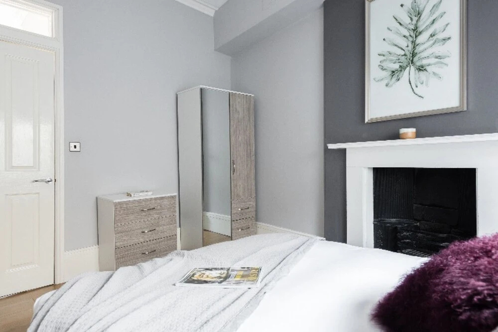 The Riverside Escape - 3bdr in 3 Central Apartments