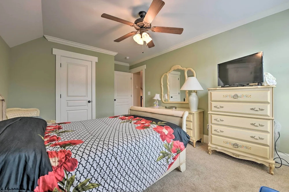 2 Mi to Dtwn: Home in Noda District Near Unc!