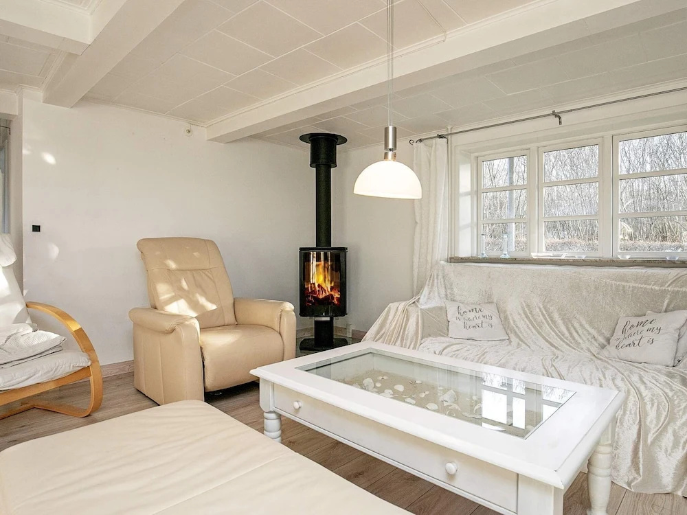 6 Person Holiday Home in Bogense