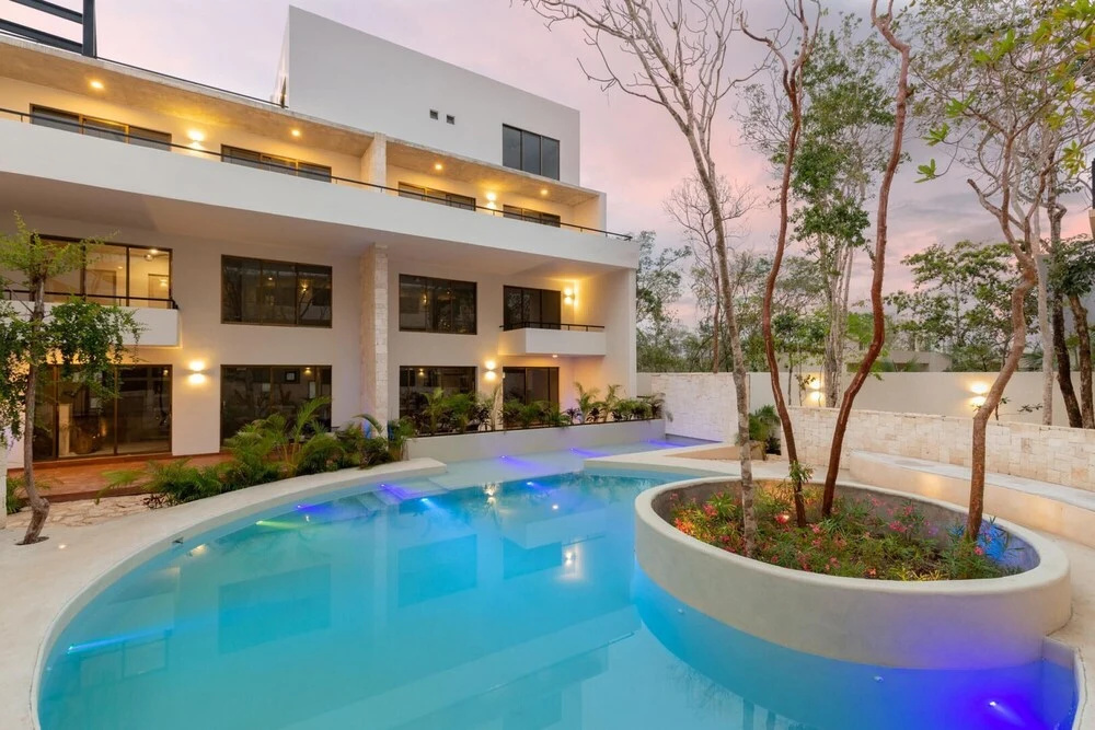 Amazing 6 Apts 12br Perfect for Large Groups Shared Pool With Sundeck in Downtown Tulum