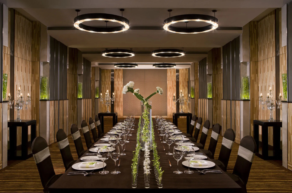 Courtyard by Marriott Gurugram Downtown