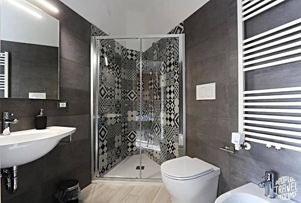 People Travel Rooms