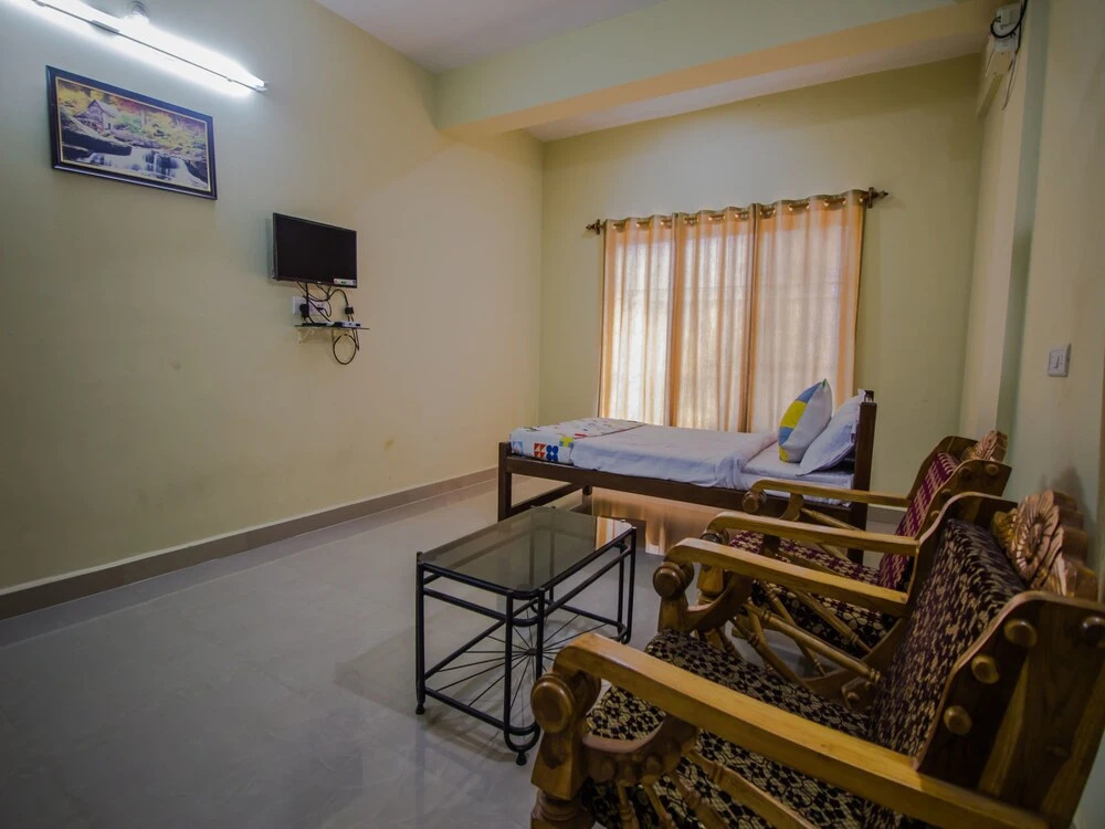 OYO 14042 Home Cozy Studio Siolim