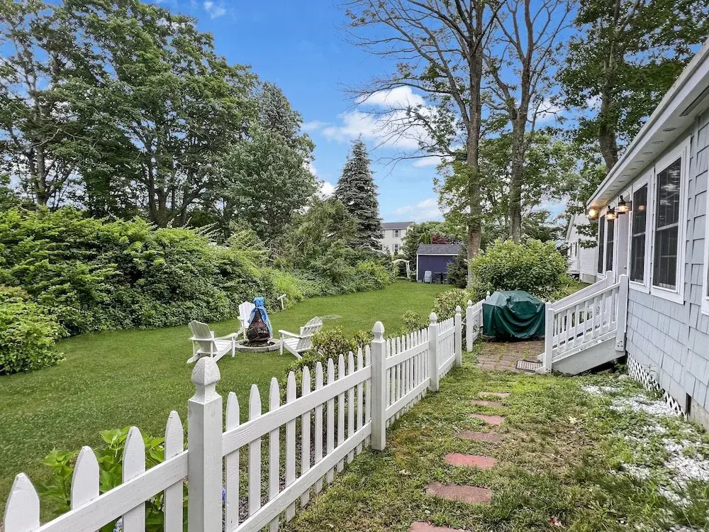 Family Tides - Y850 Beautiful Home Only A 10 Minute Walk To Short Sands Beach! 2 Bedroom Home by Redawning