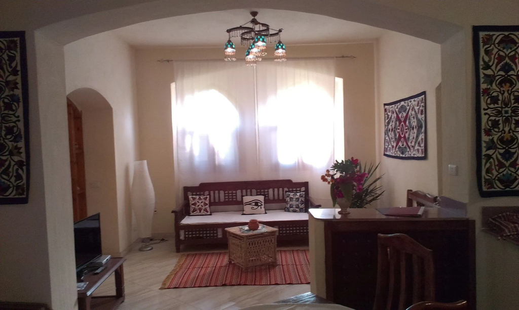 Nile Compound
