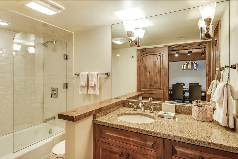 Stonebridge Condominiums
