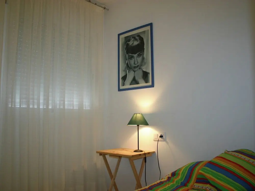 Comfortable Apartment With Washing Machine Near the Sea