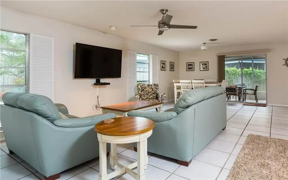 Crescent Street 1138 A - Two Bedroom Condo