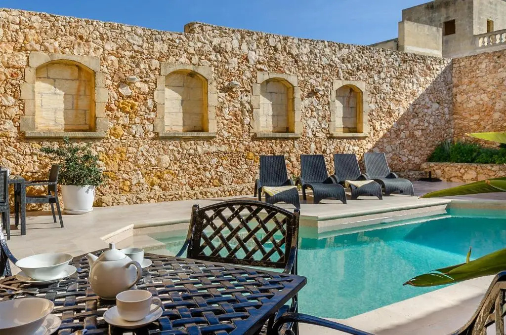 The Grand Authentic House with Private Pool