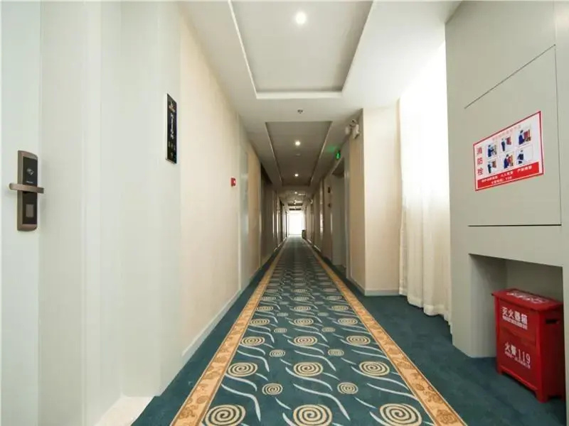 GreenTree Eastern Yibin Yijian Road New City Plaza Hotel