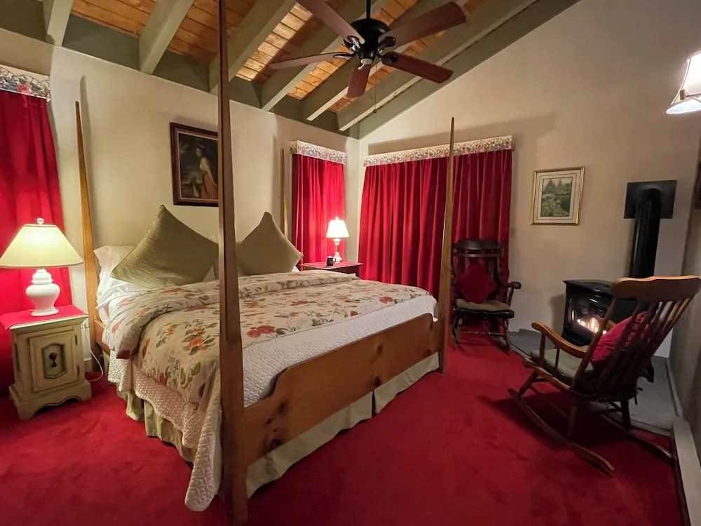 Deerhill Inn