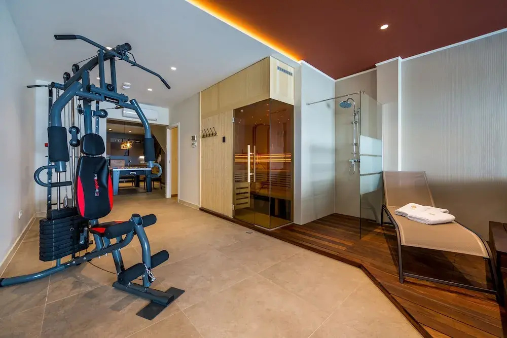 Villa AltaVista - Seaview & Relax with Heated Pool & MiniGolf